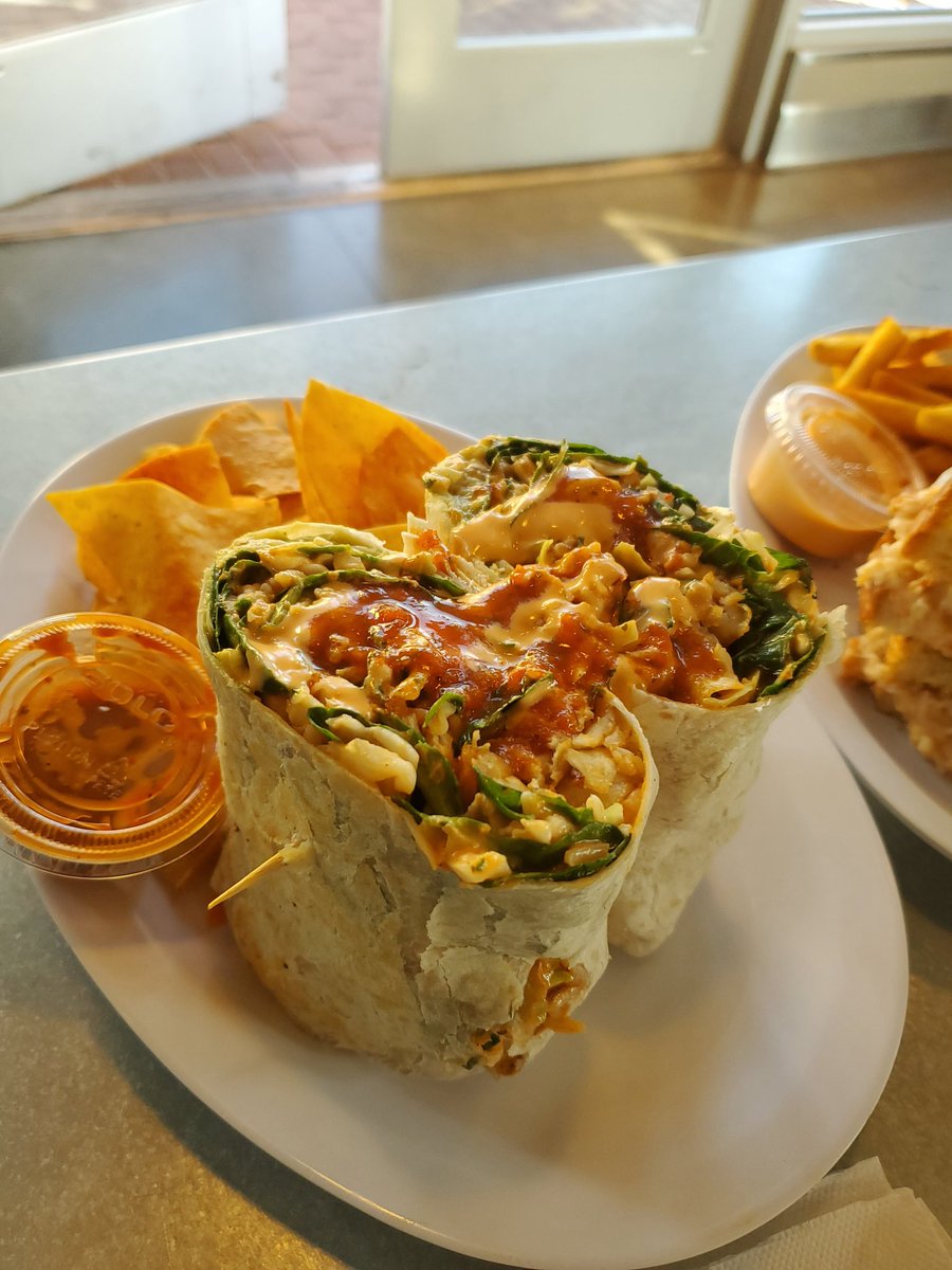 TheAngryFowl's tweet photo. #WhatsOnTodaysMenu #SlapFish in San Jose, CA. Lobster Taquitos, Lobster Grill Cheese Sandwich & Shrimp Burrito. #AngryFowlApproved #Seafood #GoodEats #SouthBay #BayArea https://t.co/8DOtkqzLV0