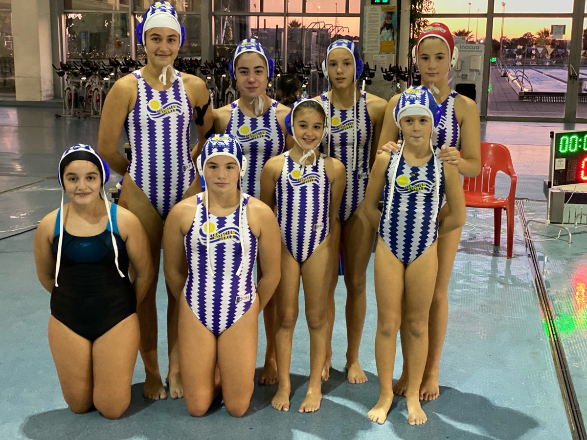 cn_jerez's tweet image. Waterpolo. Dos de nuestros equipos femeninos viajaron este domingo a Málaga. Pese a las bajas por lesión,  el apoyo de jugadoras de categorías inferiores y el buen hacer de nuestras waterpolistas permitieron a las cadetes casi igualar el encuentro.  ¡Ánimo campeonas!