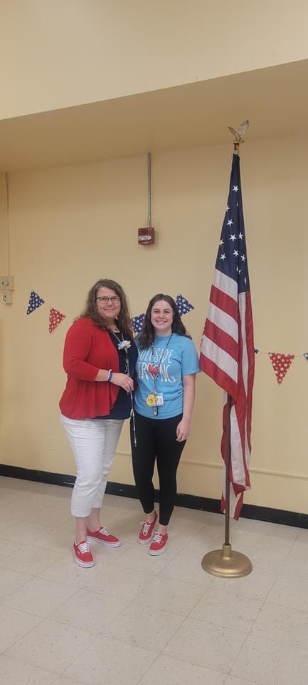 ClaraCraig76's tweet photo. Our Gulfside Community is so grateful to be able to celebrate our staff, families and volunteers on school campus this year for Veterans Day! ❤️🤍💙#Gratitude #BeTheLight #LearningHasNoLimits @GESPelicans @Mrs_Legg27 @POEKPOE https://t.co/ohhdOpZoe9