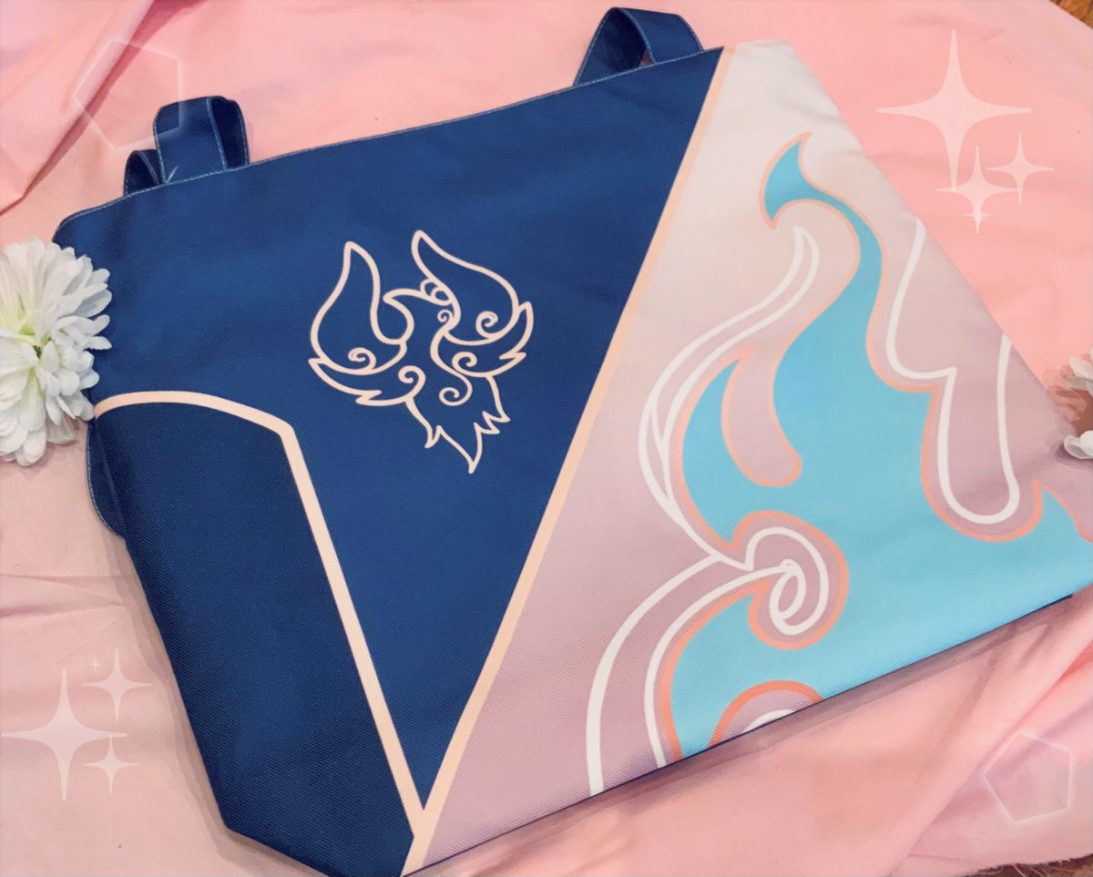 Mewgicalgurlart's tweet photo. ⭐️GIVEAWAY⭐️ "que si quiere bolsa"
To congratulate 5k followers and my kickstarter, I'm doing a giveaway!
🌸1 winner will receive 1 tote bag (from the 12 designs) and 2 charms of their choice
🌸Must RT and follow!
If we reach 350rt, there will be a second winner~ https://t.co/tHWwW6vT4V