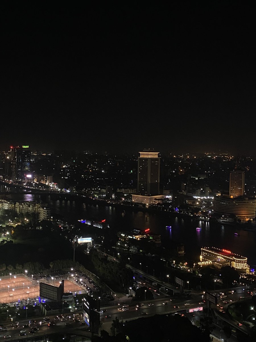 Mx0Z21's tweet photo. #Cairo_Tower 🖤🖤🖤🖤 https://t.co/0NNxuUlI3k