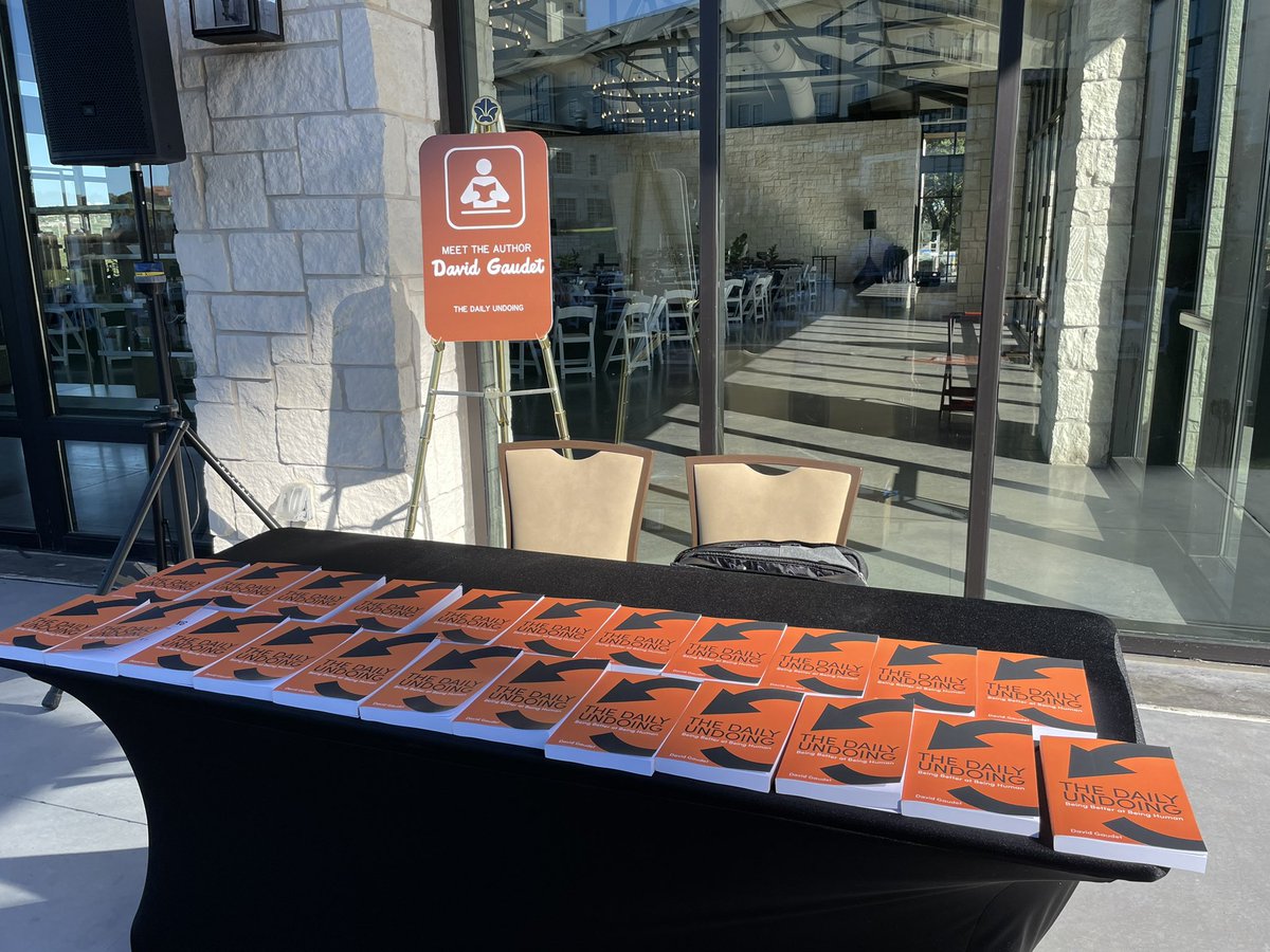 dailyundoing's tweet photo. I have been treated like someone MUCH more important than I, here at #cbexchange2021. A book signing table and everything! Thank you @CBENetwork and all attendees of the conference for welcoming this wayward Canada goose! #competencybasededucation #8pillarcompetencies https://t.co/qXlFde2DUK