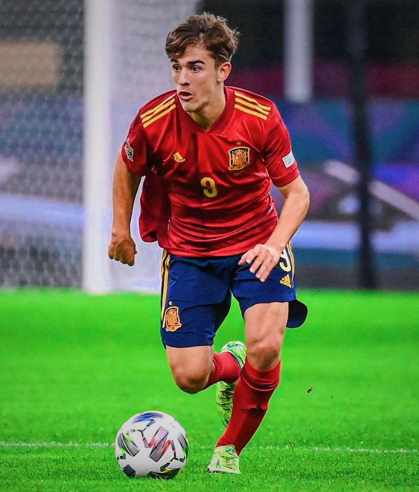 albert_roge's tweet photo. Luis Enrique: "Gavi es una bestia parda. Decía que veía doble, pero que quería seguir. Se le ha hinchado un poco y no podía ver bien del todo, pero en el banquillo ya estaba bien" #fcblive https://t.co/jyRX2wo33E
