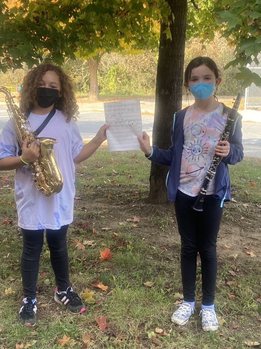DESAACPS's tweet photo. 🎵Coming soon to a DES concert near you!! CB wrote her own music and looks forward to a duet with a fellow musician. 🎷 #musicalcreators ❤️ Mrs. Fidyk inspires! ❤️ @MusicAACPS https://t.co/p2d81SbuWA