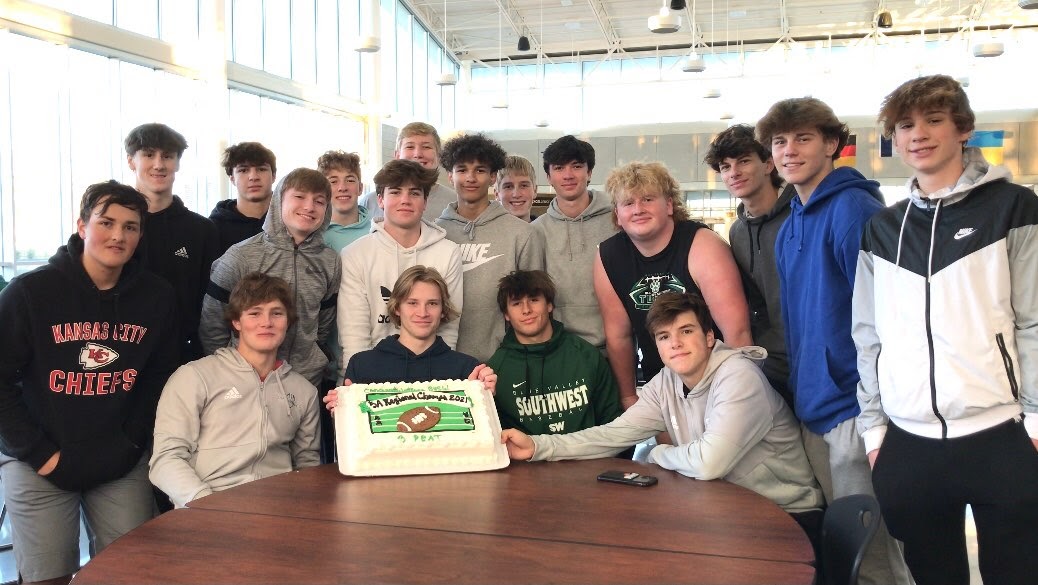 bvsw_wolfpack's tweet photo. #sophomores and #freshman at tonight's team dinner. Sectional Championship game tomorrow night vs Mill Valley. https://t.co/Y3nrno7mUp