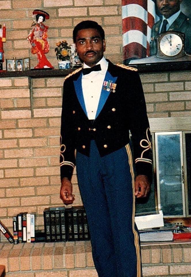Neseysa's tweet photo. Today and every day I honor this man. Happy Veterans Day Dad #Veterans https://t.co/mlrcTBdtO0