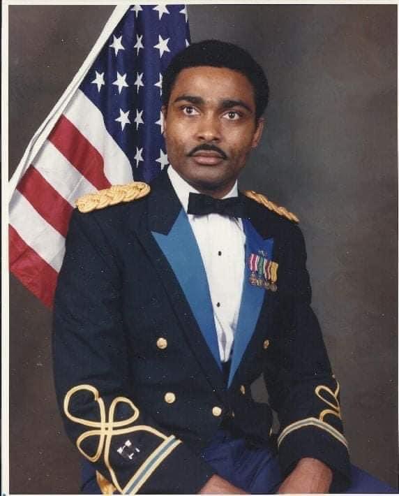 Neseysa's tweet photo. Today and every day I honor this man. Happy Veterans Day Dad #Veterans https://t.co/mlrcTBdtO0