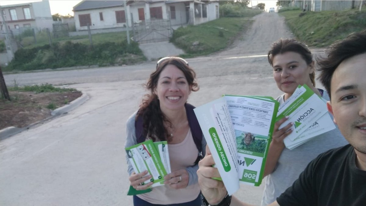 fico_tandil's tweet photo. Totales. Gracias a mi familia que me banca en todas las locuras que me propongo. Gracias @gonzasanta por confiar en mí y darme esta oportunidad. Nos fundiremos en un gran abrazo el domingo, festejando todo lo logrado y soñando lo que vendrá.
Al equipo de @acciontandil, chapeau! https://t.co/o9Fcm3wqHk