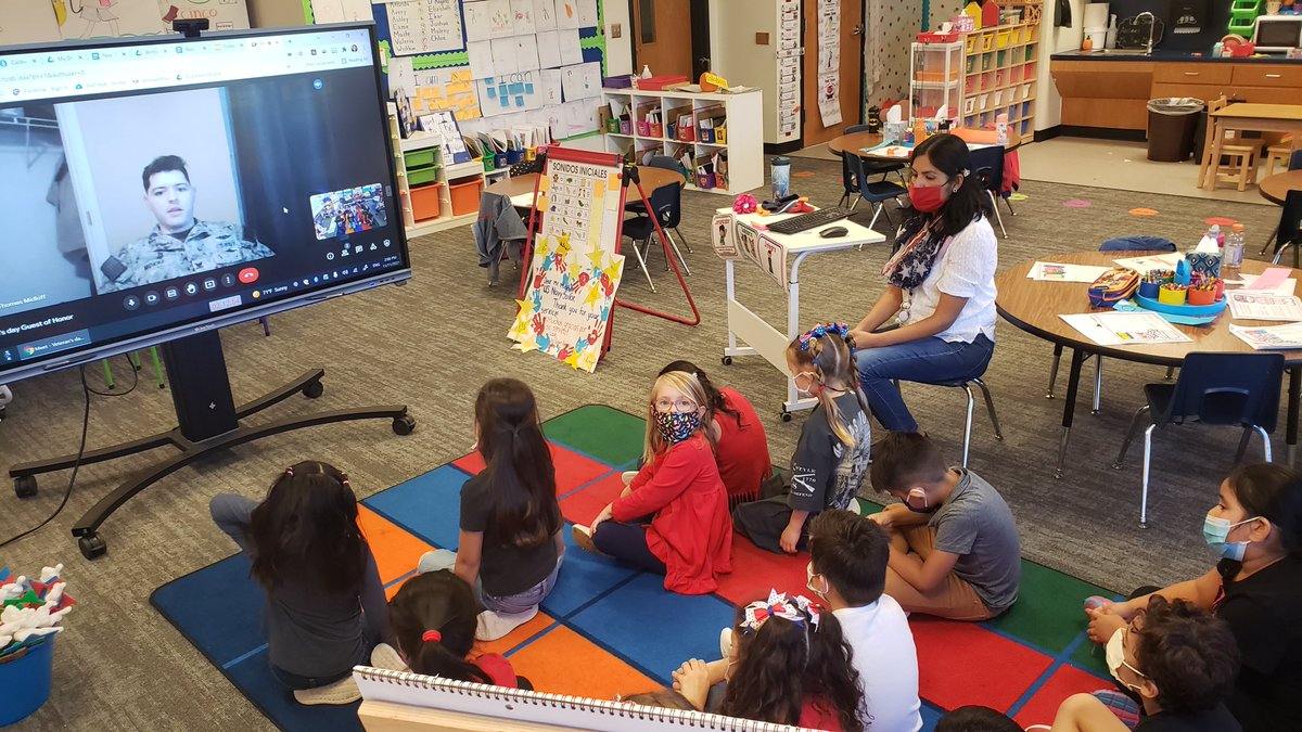 CheKinder's tweet photo. CHE Kinder DL honored Veterans day virtually! A retired Marine Sergeant &amp; an active US Navy Sailor visited @Ms_SanMiguel's students! They had a lot of questions for these parents! They saluted &amp; thanked both for their service!#VeteransDay  @CaldwellHeights @che_pyp @CHEPTAEagles https://t.co/KF2N1iZ4A7