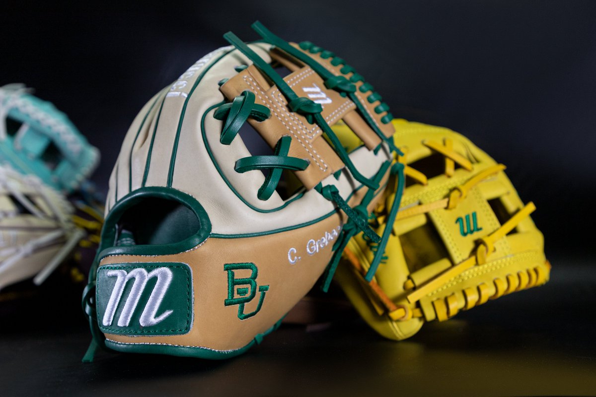 Old Fight! <a href="/BaylorBaseball/">Baylor Baseball</a> will be flashing this leather in 2022. #SicEm