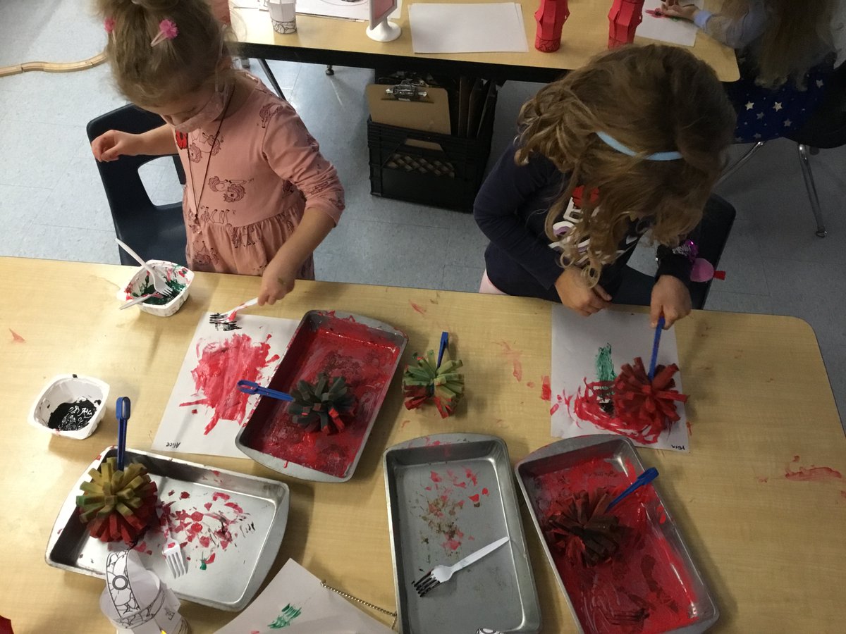 MrsNGauthier's tweet photo. Our Ks have been learning about Remembrance Day and poppies. One day this week, one of our students proudly shared that she was “wearing a poppy” and further explained to her friends, “because people died in the war to give us Peace.” #earlylearning #BC https://t.co/GpQkUHH4ZL