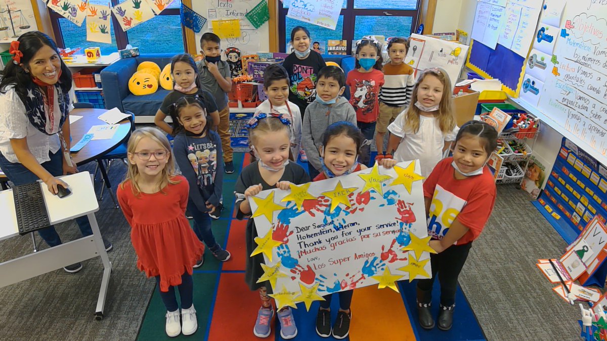 CheKinder's tweet photo. CHE Kinder DL honored Veterans day virtually! A retired Marine Sergeant &amp; an active US Navy Sailor visited @Ms_SanMiguel's students! They had a lot of questions for these parents! They saluted &amp; thanked both for their service!#VeteransDay  @CaldwellHeights @che_pyp @CHEPTAEagles https://t.co/KF2N1iZ4A7