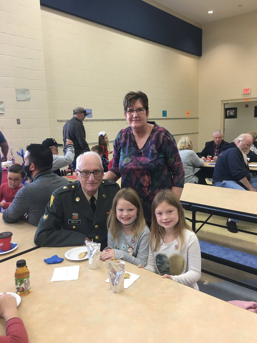Thank you to our generous Scioto Elementary PTO for providing our Veterans and guests with refreshments, cookies, and all the wonderful decor after our program this morning. We appreciate all your support in making this a memorable event! #sciotostrong 🇺🇸<a href="/TV_Vikes/">Teays Valley Schools</a>
