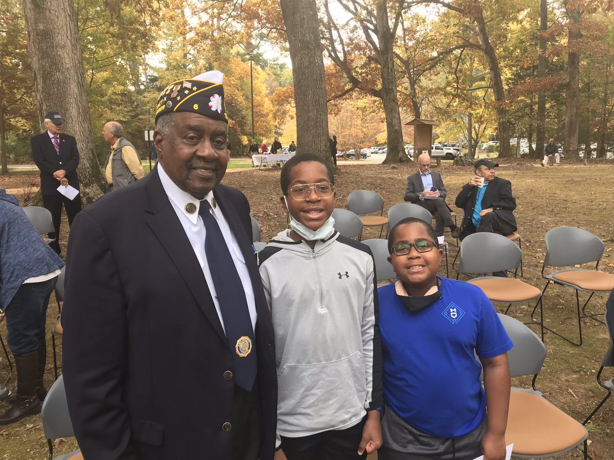 OCVetsMemorial's tweet photo. Today our community honored all those who have served our country and continue to serve today. The largest crowd ever gathered at the Chapel Hill site to pay respect to our Veterans and express gratitude for this service and sacrifice. Thank you. #VeteransDay2021 https://t.co/s8I5ztX1bC