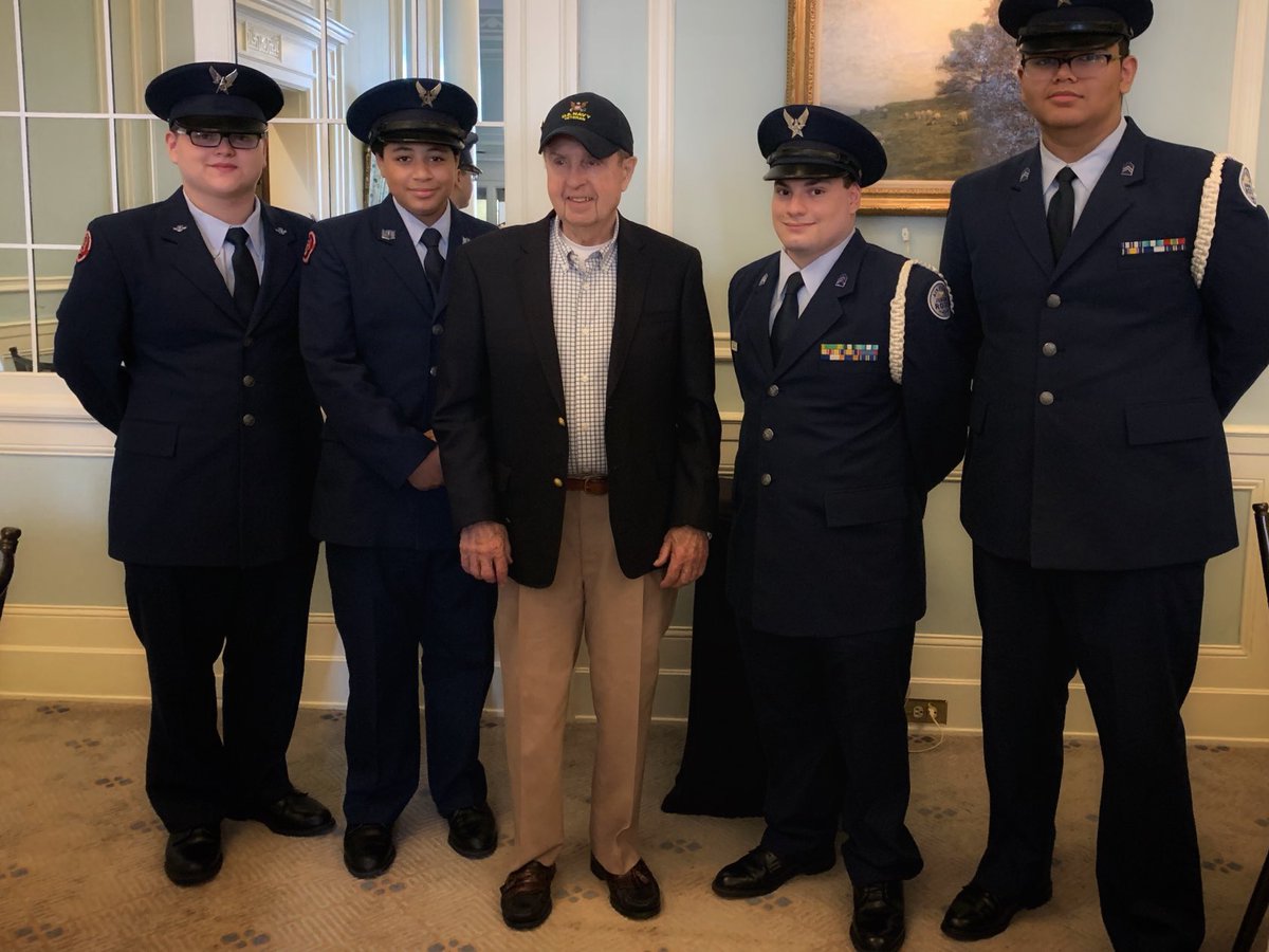 mickibyrnes's tweet photo. My WW2 Navy Dad with high school ROTC cadets at a Veterans Day lunch. Proud of you Dad!  Going strong at 95! https://t.co/wTjQL55eQc