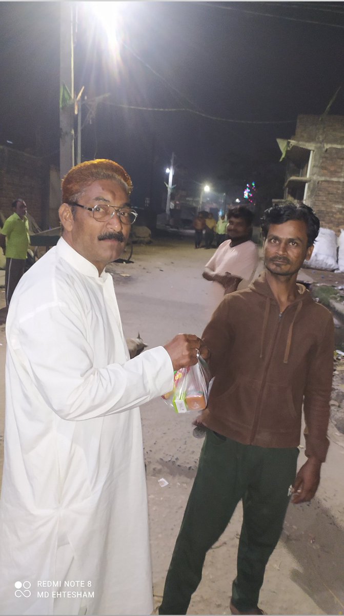 Ansarfoundation's tweet photo. Ansar Foundation &amp; Charitable Trust  के 2 साल पूरे होने पर दिवाली के दिनों से लेकर छठ तक लगभग 500 परीवारो में खाद्य सम्रागी का वितरण ब्राइट फ्यूचर संस्था के सहयोग से किया गया।
#ansarfoundation
#fooddistribution 
#NGOs #anniversary 
#chanpatia #WestChamparan https://t.co/Vcms0ePJsl