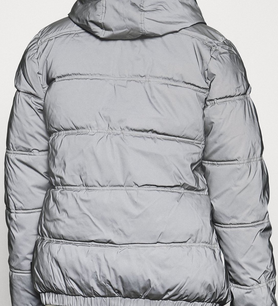 pisdrinker/urinal tweet media