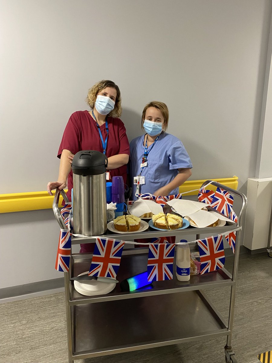 mel_kennett's tweet photo. Humbling afternoon with our patients honouring the fallen men and women from the armed forces ❤️ Thankyou to all that have served and continue to serve ❤️@OtChelsea @StRaphaelWard1 @withoutstigma https://t.co/MAxVlhoLZl
