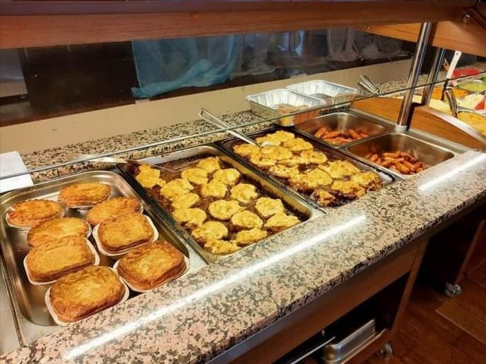 CloverWolf6's tweet photo. Don't forget folks there is still time to enter our competition on our Facebook page to win a Sunday carvery for 4 this coming Sunday. Winner will be announced at 4pm on Saturday. Good luck. https://t.co/ye8Pp6u3iS
