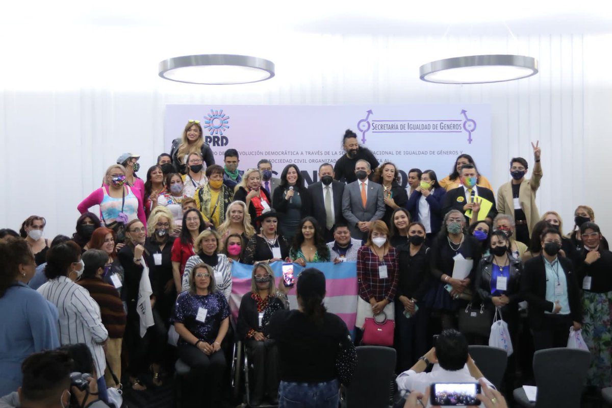 ManceraMiguelMX's tweet photo. Inauguramos el Primer Congreso Nacional Trans organizado por el @PRDmexico que históricamente ha defendido los derechos e impulsado la inclusión en nuestro país. Hoy lo estamos refrendando. #SomosDiversidad 🏳️‍⚧️ #mm https://t.co/RM8rXAecSb