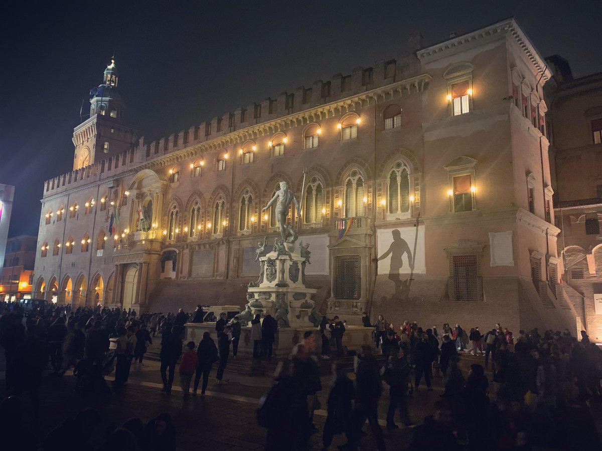 SaraGnocchini's tweet photo. #bologna #weekend #November https://t.co/HhyALeXqyM