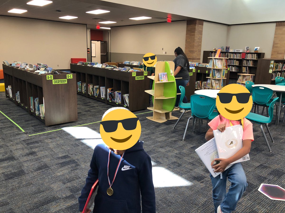 GinnyBoughter's tweet photo. Thankful for our @CyFallTeachPrep students who assist our 1st graders in the classroom and library❤️ @cfisdfiest @CyFairISD #cfisdspirit #FiestROAR #TweetAThanks https://t.co/TrXbxIErcZ