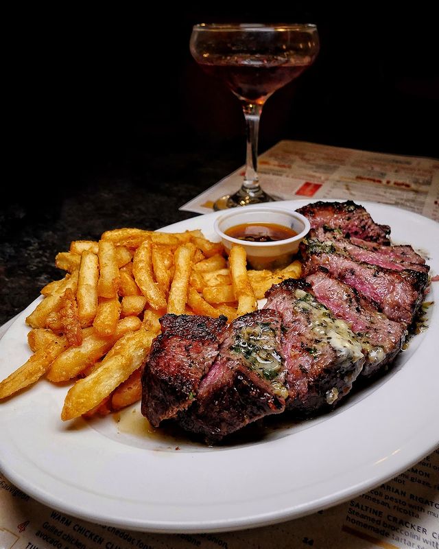 TasteUWS's tweet photo. Melt In Your Mouth Good! ✨
@ILoveOldJohns
📸 - @omgitsbomb https://t.co/I4W1tOA87Z