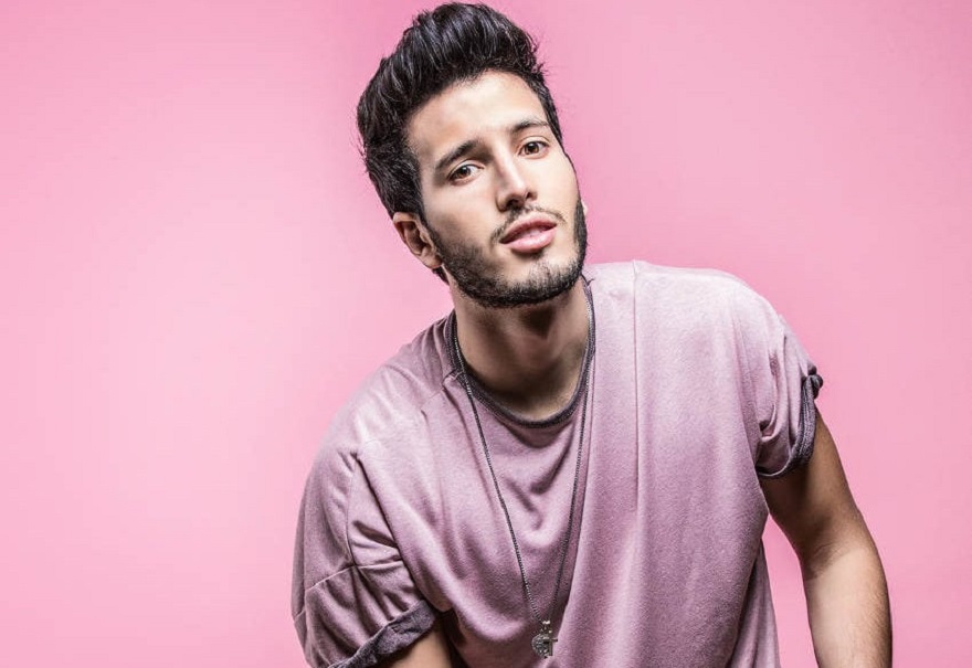 GENTE: Sebastián Yatra interpreta la canción original “Dos Oruguitas" en la película "ENCANTO" de Walt Disney Animation Studios revistasuroeste.blogspot.com/2021/11/gente-…  <a href="/delgadoanat/">ANA TERESA DELGADO</a>