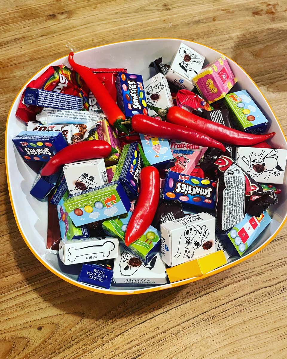 JulienDrewe's tweet photo. #sintmaarten #blijfscherpkids https://t.co/TyFs95nuo2
