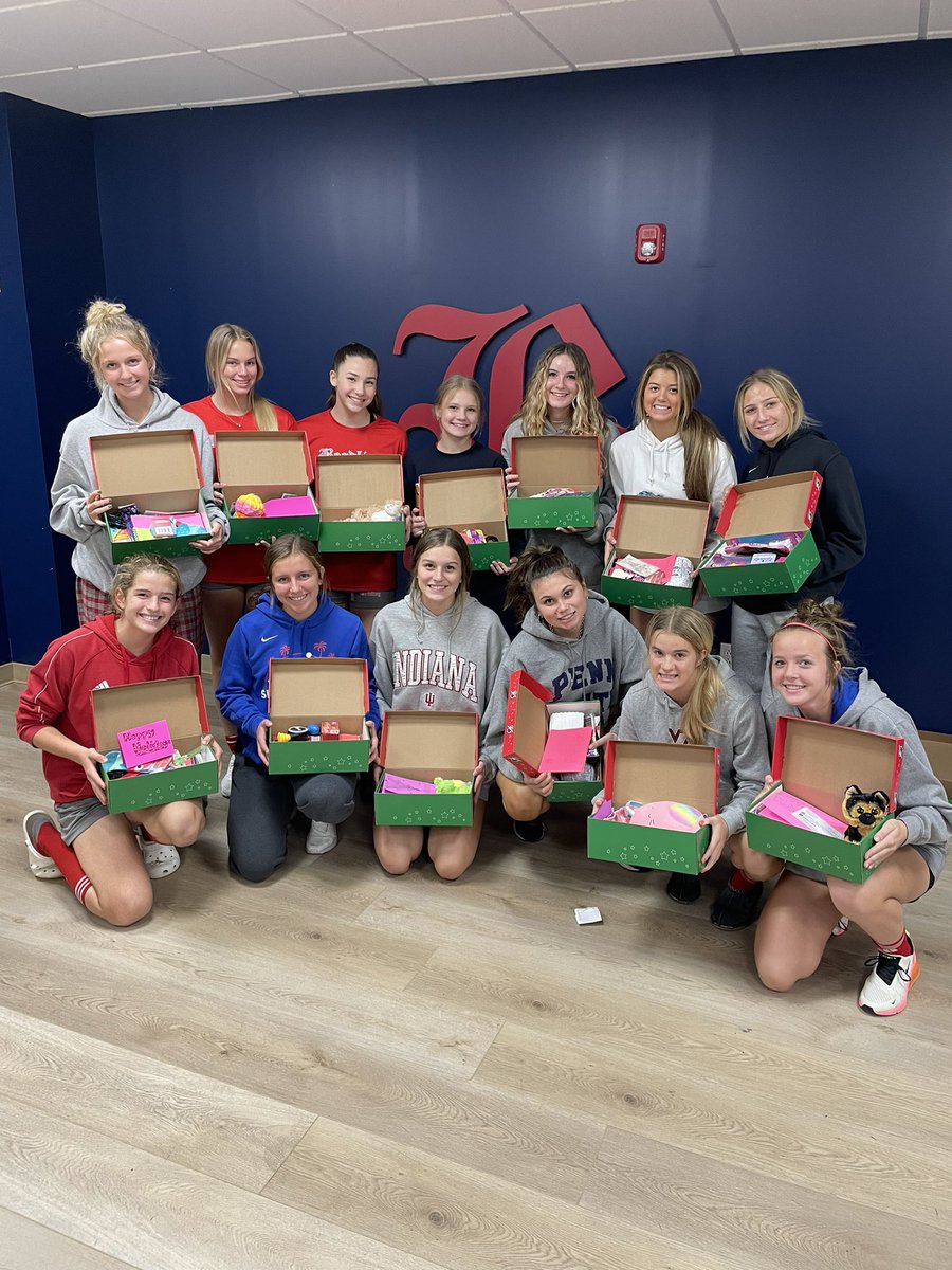 BeadlingSoccer's tweet photo. Our Beadling Girls Academy teams embarked on their first service project, #OperationChristmasChild, creating shoeboxes filled with fun toys, school supplies, and hygiene items that will go to children in need around the 🌎 https://t.co/DM4KYzP5WR
