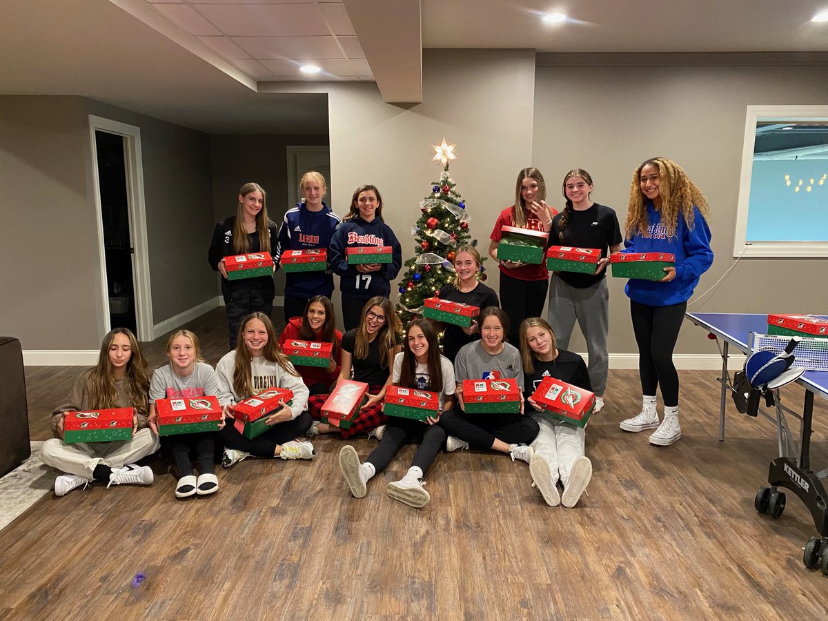 BeadlingSoccer's tweet photo. Our Beadling Girls Academy teams embarked on their first service project, #OperationChristmasChild, creating shoeboxes filled with fun toys, school supplies, and hygiene items that will go to children in need around the 🌎 https://t.co/DM4KYzP5WR