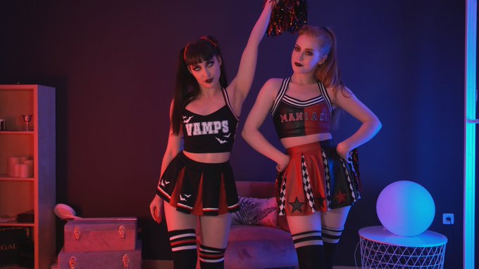 THE WAR IS ON Vote team Domino or give your soul LIVE NOW🔴 https://t.co/BrNWimtbUd