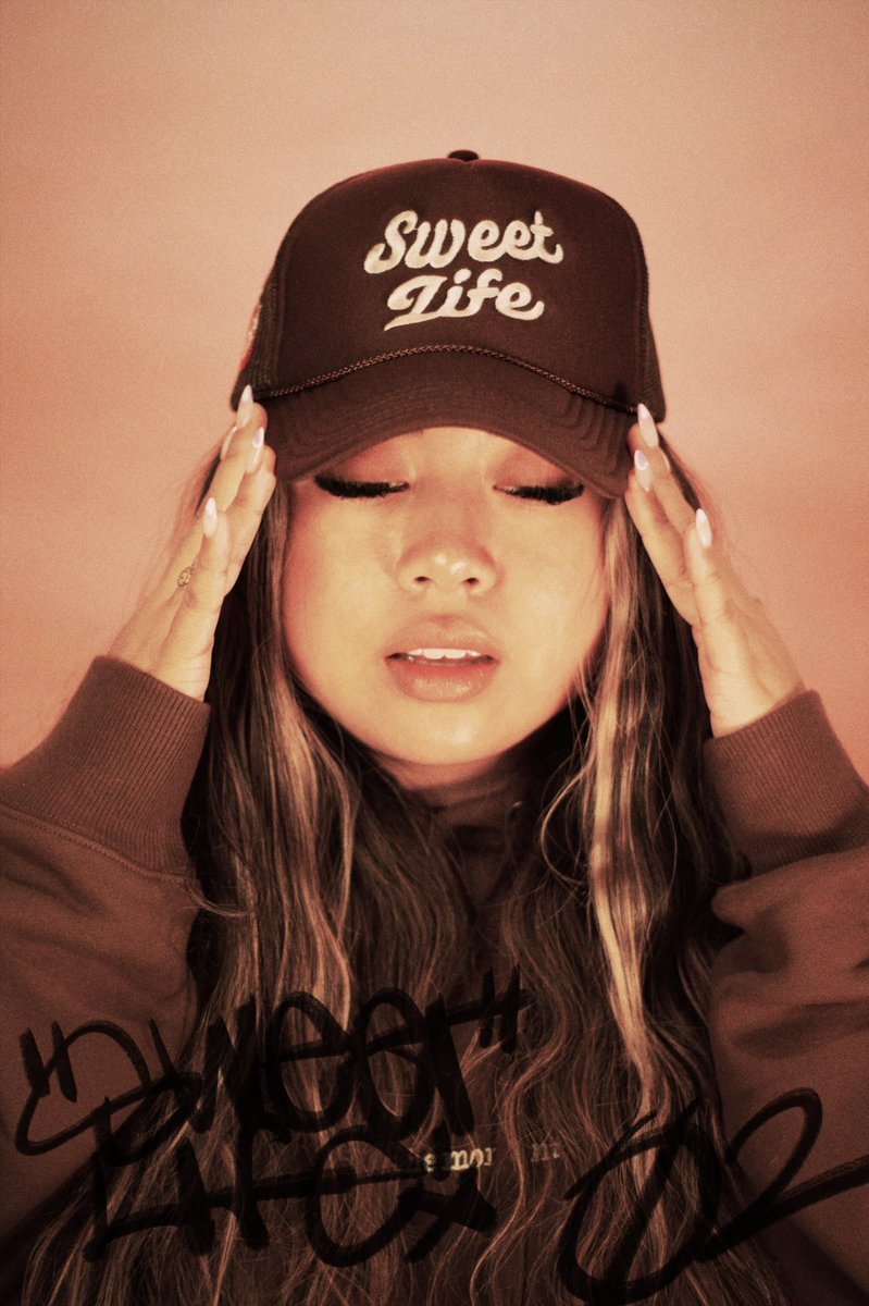_legatsby's tweet photo. Tomorrow 11/12 @ 9am pst 🍓🍫✨

https://t.co/uyHeogfXZZ https://t.co/h4dyLrs9Fe