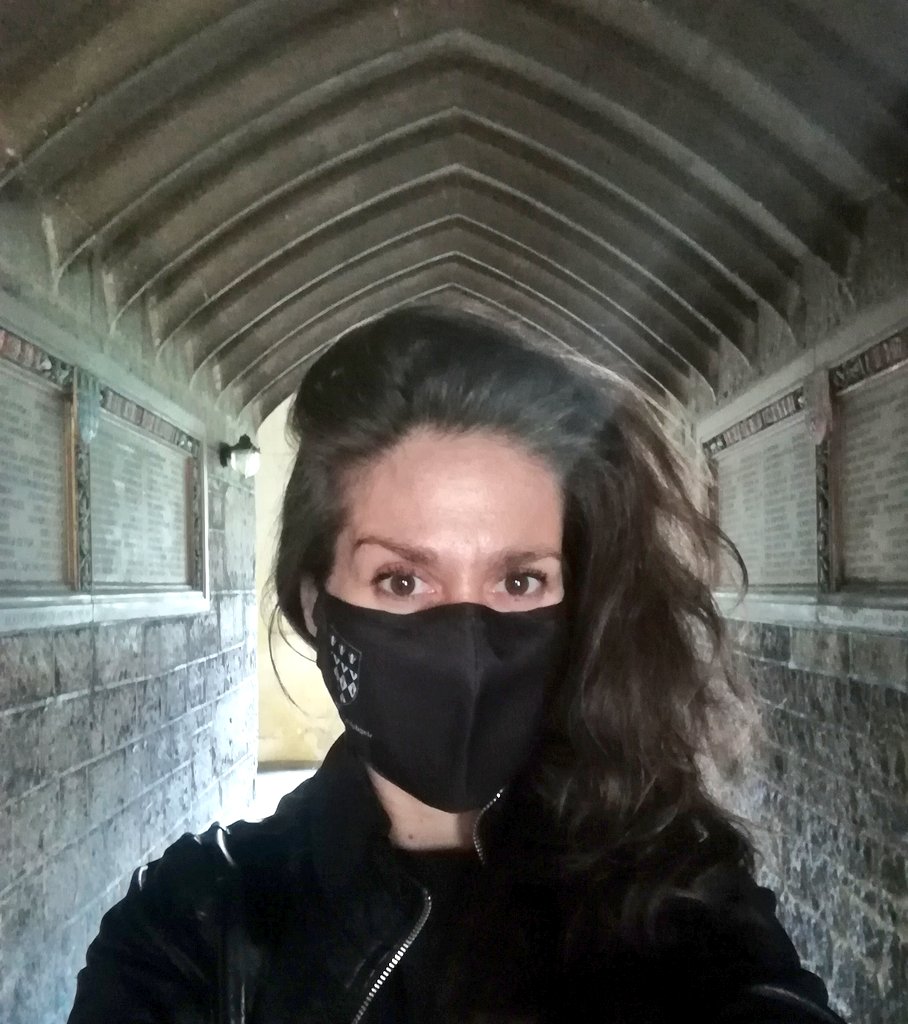 anthrolog's tweet photo. I am always irrationally happy to get my #fluJab, and especially so this year --- can you tell from underneath the mask?
Thanks @magdalenoxford for offering it to all staff, making it so easy to protect ourselves and others, in #Oxford and beyond π
#herdCommunity #fluVaccine https://t.co/NZkL2yltol