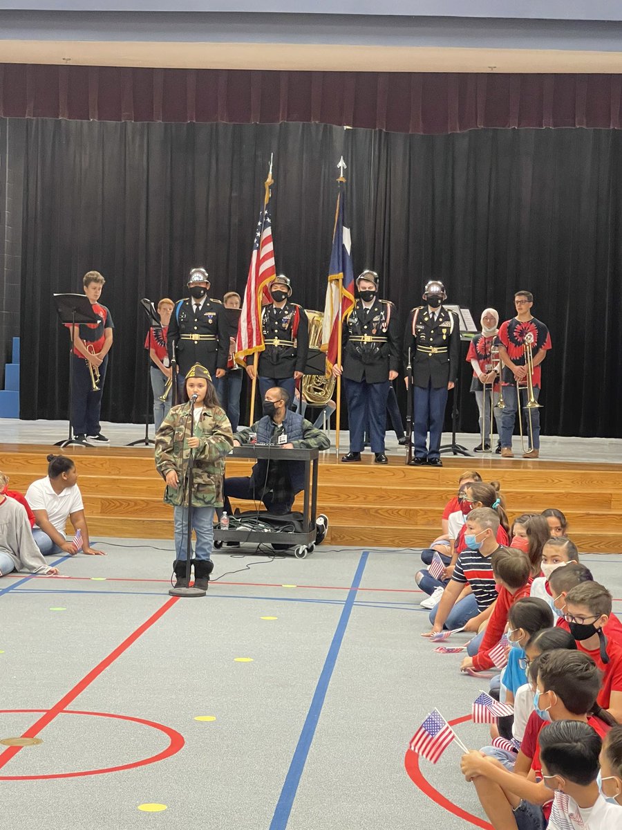 CCISD_VPA's tweet photo. Weber Elementary celebrated veterans today with a performance from their 4th and 5th graders and members of the Westbrook band. Members of the Clear Brook High School colorguard were also present, as well as veterans from around the area. #ThankYouForYourService https://t.co/FhLHaz39ce