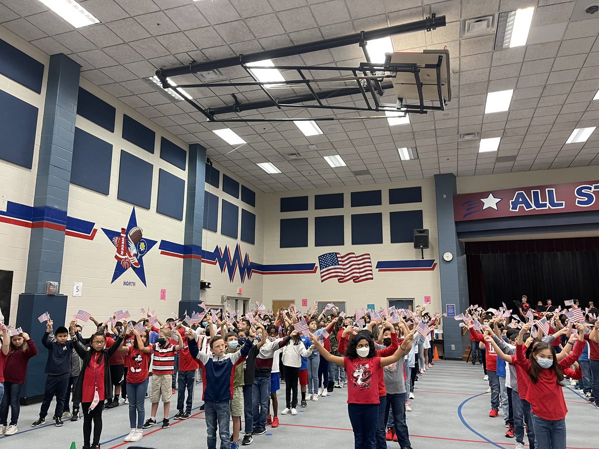CCISD_VPA's tweet photo. Weber Elementary celebrated veterans today with a performance from their 4th and 5th graders and members of the Westbrook band. Members of the Clear Brook High School colorguard were also present, as well as veterans from around the area. #ThankYouForYourService https://t.co/FhLHaz39ce