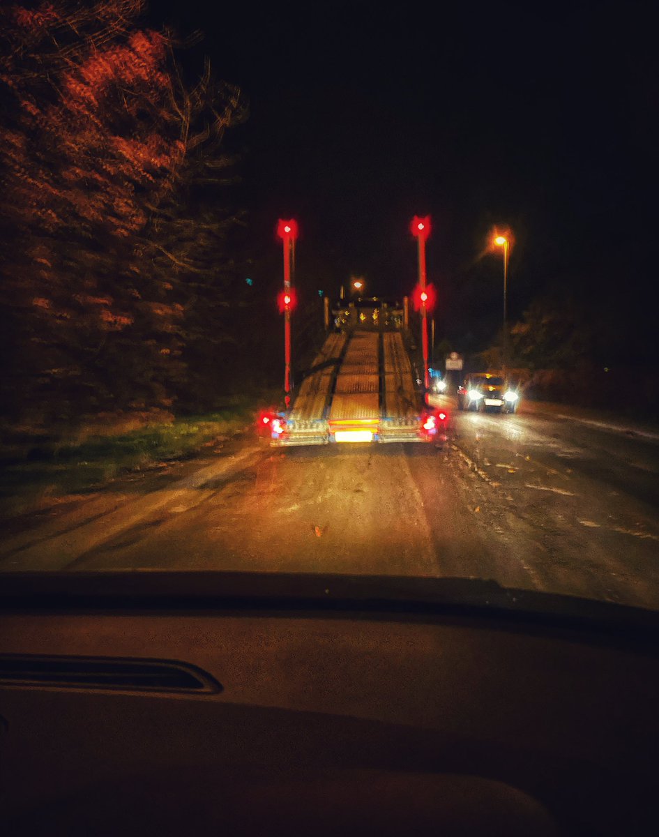 Em_E_Dee's tweet photo. Dashcam showing the moment before my lifelong dream of being a stunt-girl kicked in and I struggled not to hit the accelerator. #bucketlist #stuntdriving #notfastbutfurious #lifegoals https://t.co/SLJmp79Nz0