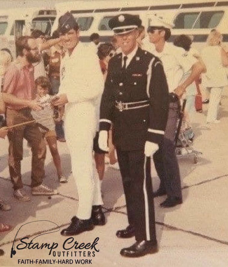 StampCreekOut's tweet photo. 🇺🇸Happy Veterans Day 🇺🇸 from our family to yours—“It doesn’t take a hero to order men into battle. It takes a hero to be one of those men who goes into battle.” —Norman Schwarzkopf #VeteransDay #LandThatILove #StampIt #FaithFamilyHardWork 🇺🇸 https://t.co/xlBghZksKI