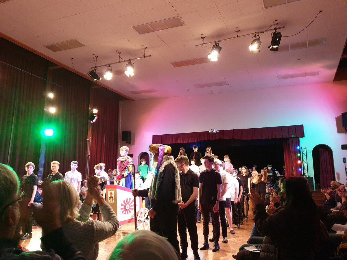 Well done all @CGGSDrama and music, fantastic performance tonight! Amazing to work with such talented students and staff! @CGGSNews