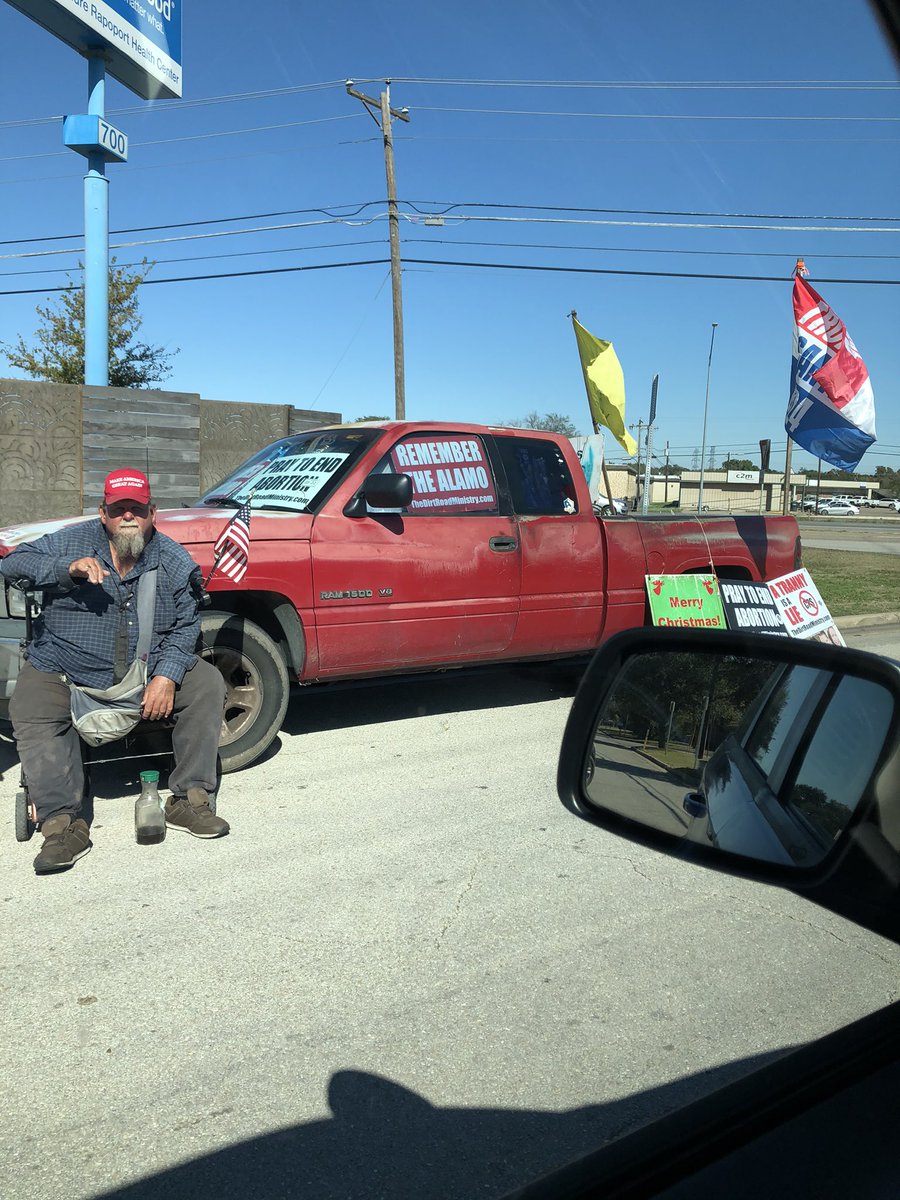 RCallahanWaco's tweet photo. A good confederate flag waving, Trump-loving, mAn oF gAwD adding his prayers to Church of the Open Door at the local clinic https://t.co/RZFiFGZB9n