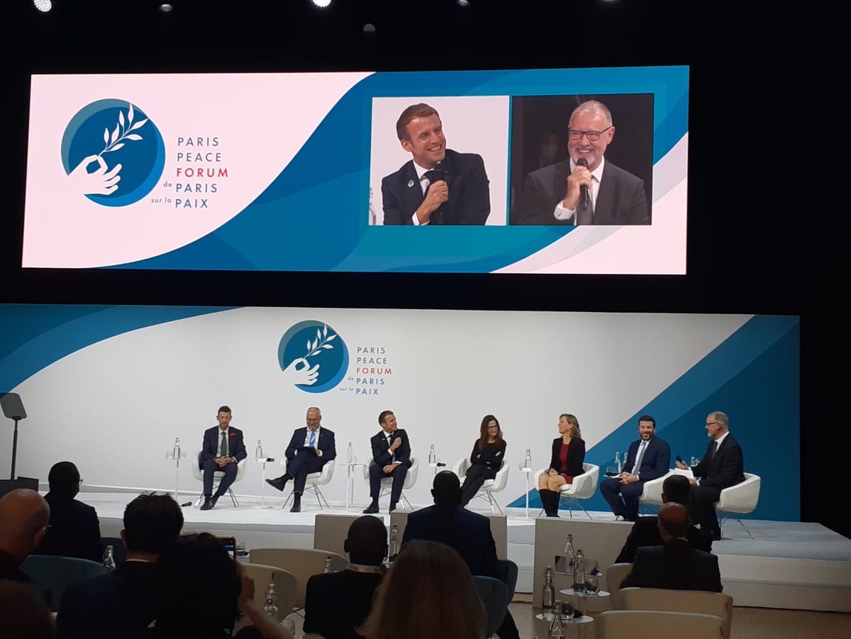 AlexTaylorNews's tweet image. Delighted to have moderated several round tables today on the digital world with President Macron, VP Kamala Harris, Ursula von der Leyen, Justin Trudeau, not to mention the CEOs of YouTube, Microsoft, Amazon, Unicef etc ! @ParisPeaceForum
Quite the day ! 😀
