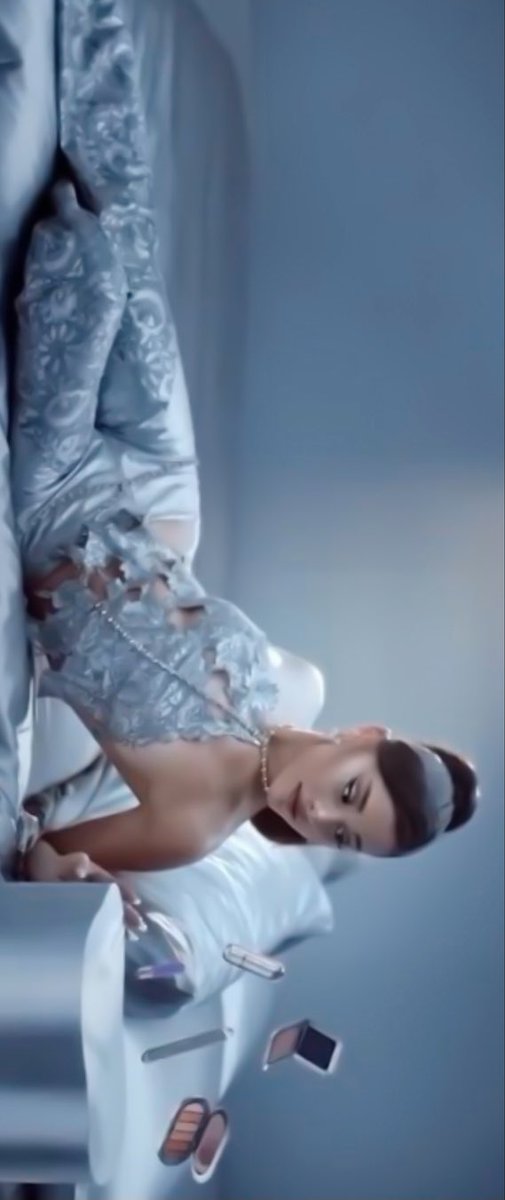 ariana locks ˚* tweet media