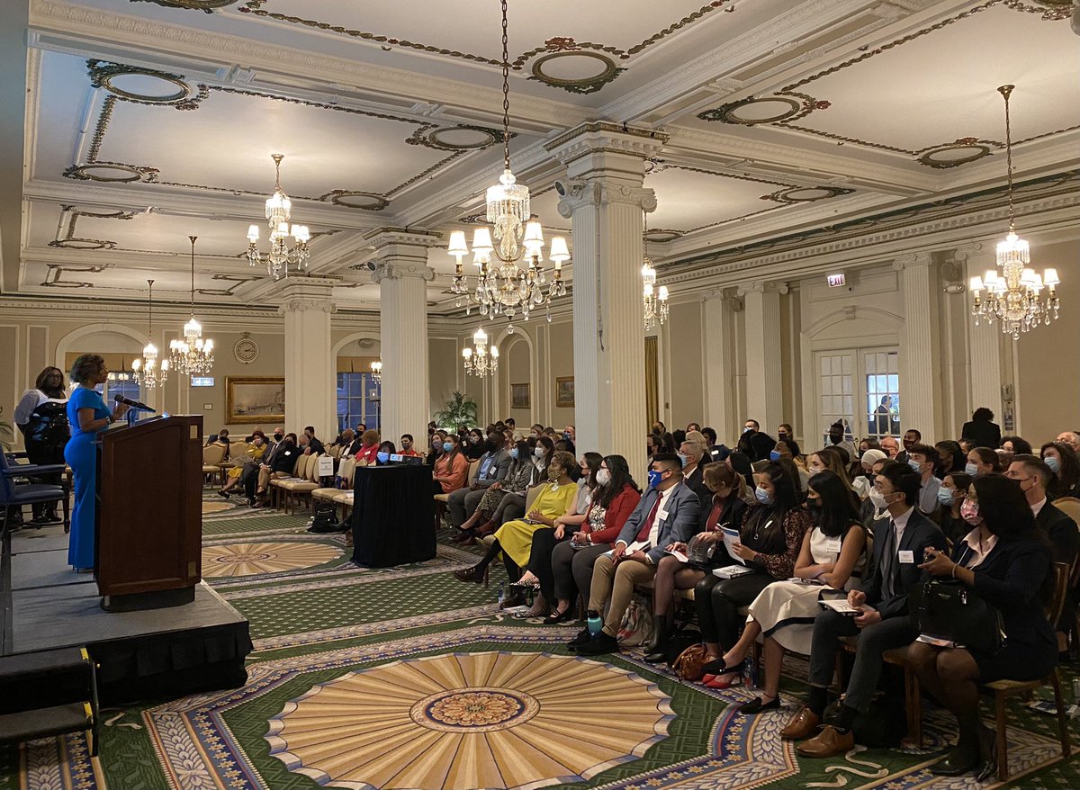 GlobalPRMolleda's tweet photo. It is a privilege to moderate the Third DEI Summit of @PlankCenterPR in Chicago. Thank you, Andréa Richardson of @zenogroup and Teneshia Jackson Warner of @EGAMIGroup, for kicking off the program with a dynamic workshop 🙌🏽🙌🏽 #PLANKPRSUMMIT https://t.co/jCAR9wV8dD