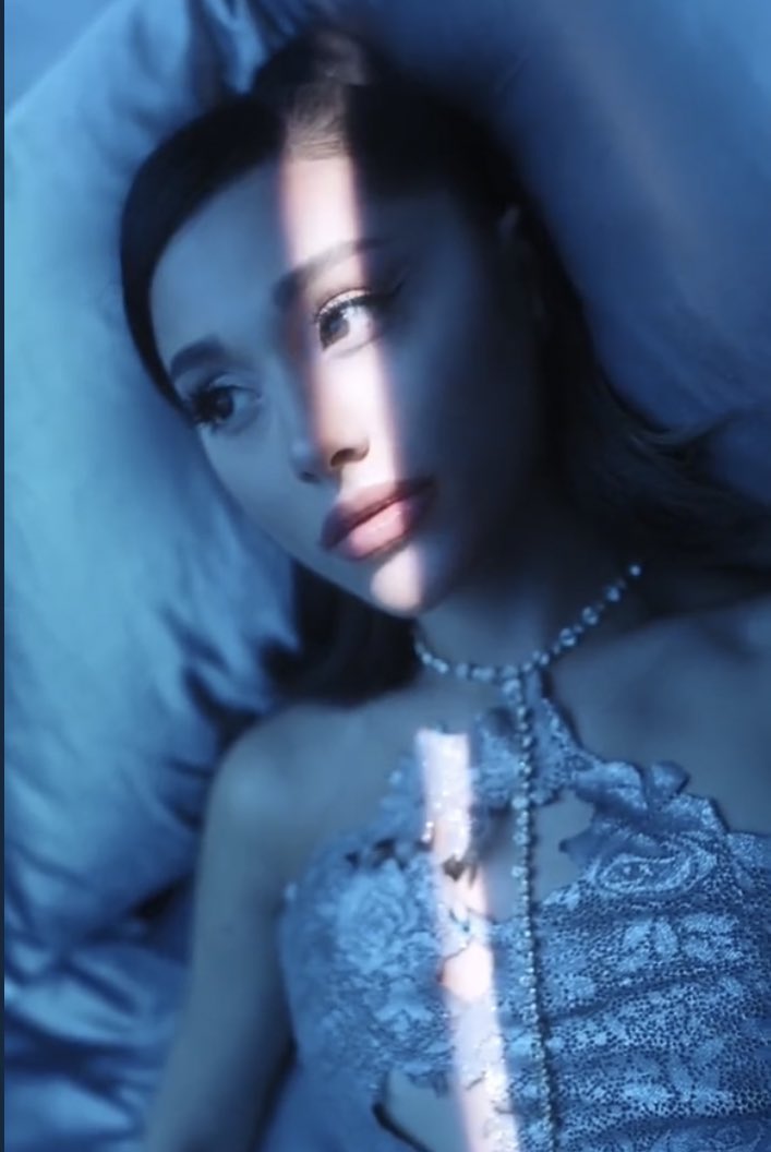 goodniqth's tweet photo. @rembeauty @ArianaGrande the sweetener reference i’m crying 🥲 https://t.co/iv4RLE6HAB