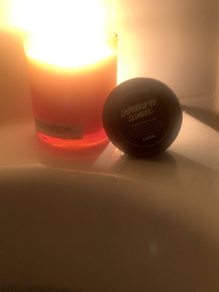 WeDoRecoverUK1's tweet photo. #RecoveryPosse it’s not just women that can enjoy @LushLtd When I was using I would regular go weeks without washing & changing clothing. Today I am grateful to be able to wash daily & #grateful to be free from active #gambling & #drug #addcition #gratitude #selfcare #facemasks https://t.co/g3GZrxUycd