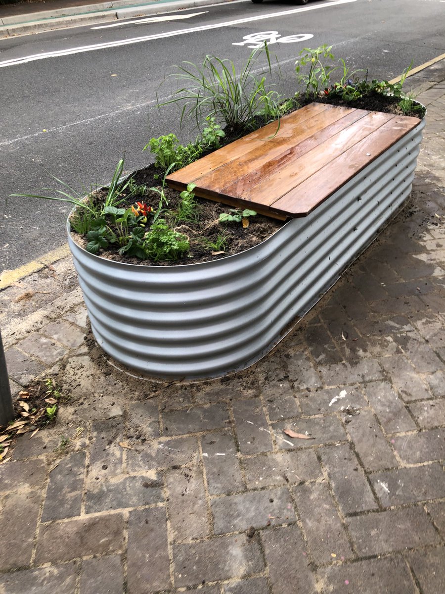 m_mobbs's tweet photo. Ending food waste and bills, cooling streets with the seat garden we installed yesterday. #coolseats #swelteringcities #epansw https://t.co/oB8m3oafCz