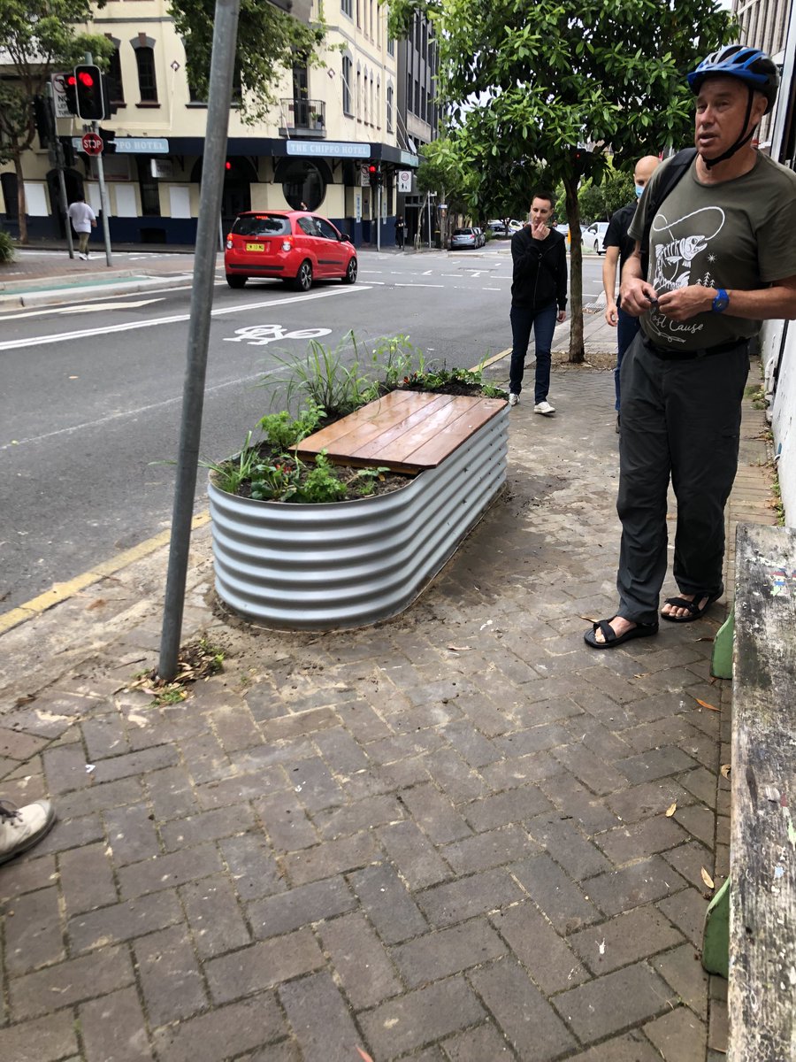 m_mobbs's tweet photo. Ending food waste and bills, cooling streets with the seat garden we installed yesterday. #coolseats #swelteringcities #epansw https://t.co/oB8m3oafCz