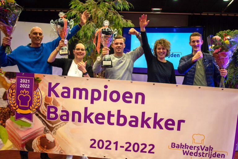 Bakkerij Oonk uit Enschede, werd de winnaar van de Banketbakkers TopVijf. Voor deze categorie werden gekeurd: gevuld speculaas, vormbonbons en een crème mokkataart.