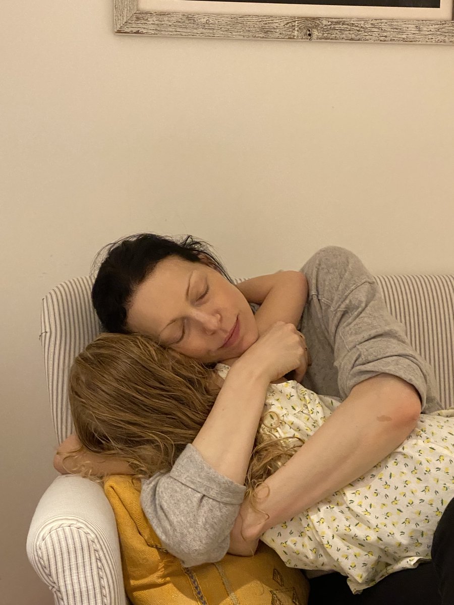 LauraPrepon's tweet photo. Hold the ones you love. 💓💫💓 https://t.co/Cgdc6ugiup