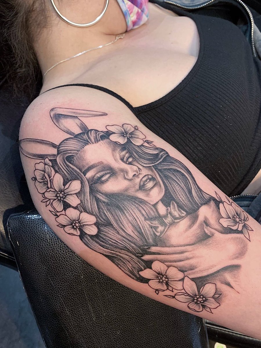 kaizbee's tweet photo. Lemme start showing’ off my work on here. Ig; kaizbeetattoos https://t.co/YOiKZu8ksZ